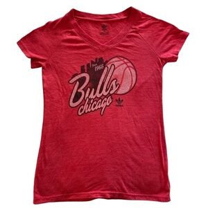 Adidas Chicago Bulls Women’s Tee (Used - Medium - Red) 🏀